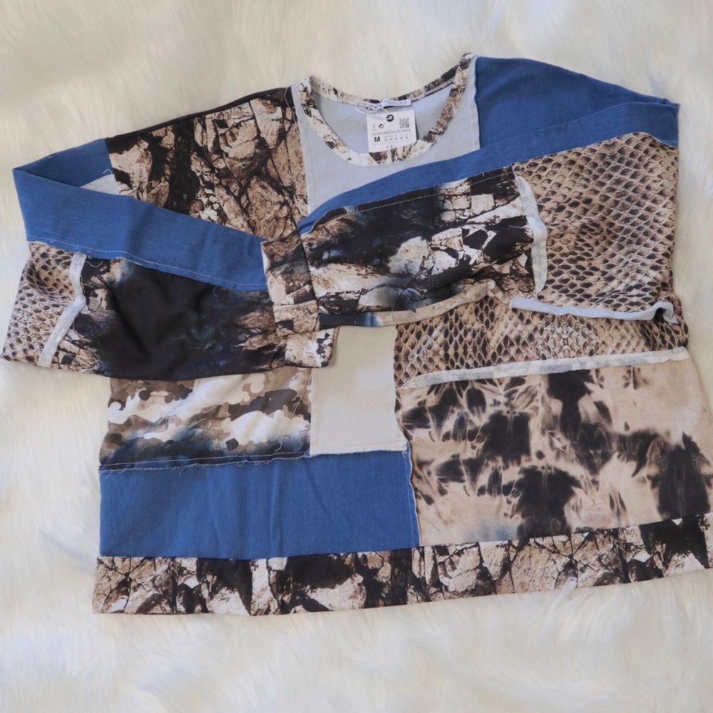 Abstract Print Top - Picture 4 of 6